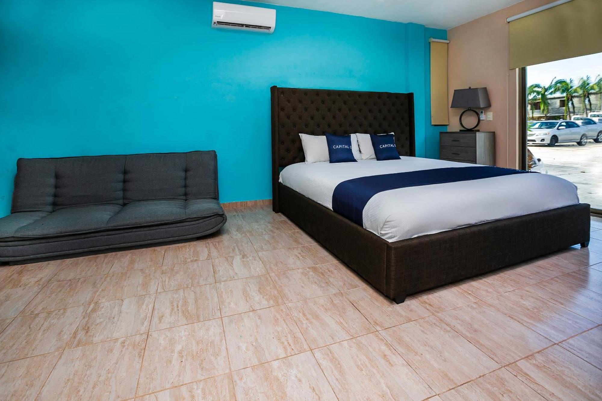 Capital O Cancun International Airport 24 7 Екстериор снимка