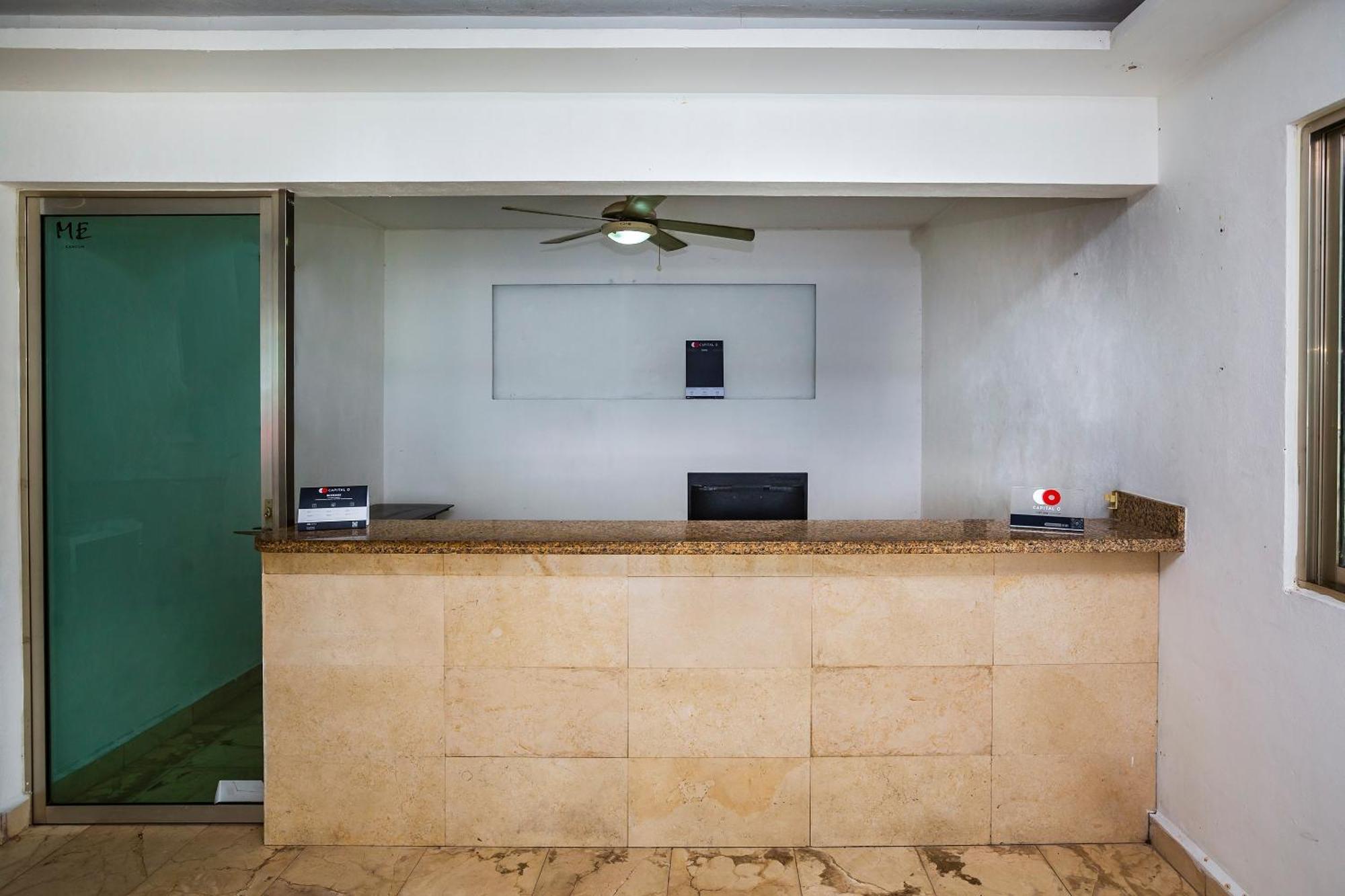 Capital O Cancun International Airport 24 7 Екстериор снимка