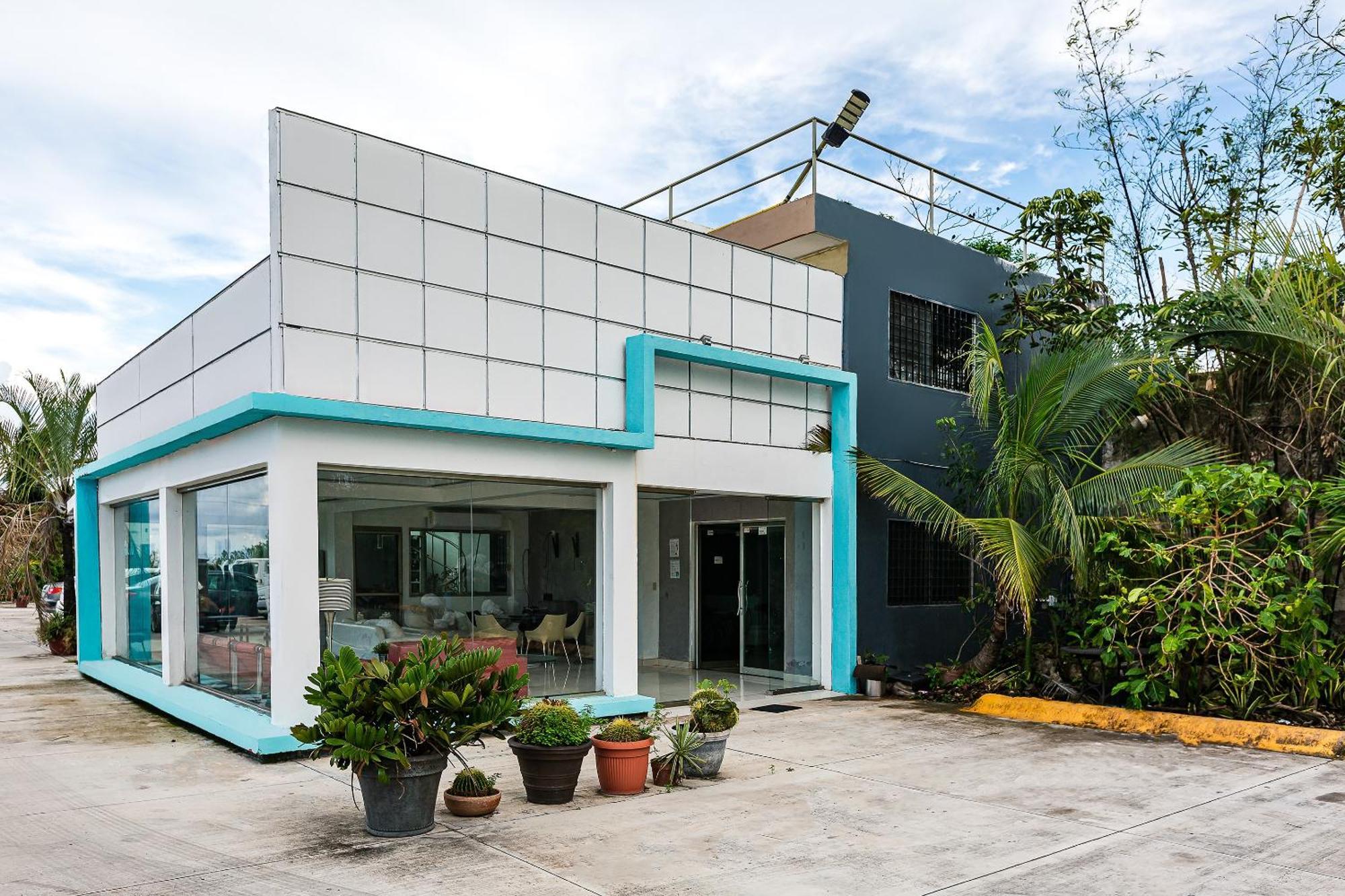 Capital O Cancun International Airport 24 7 Екстериор снимка